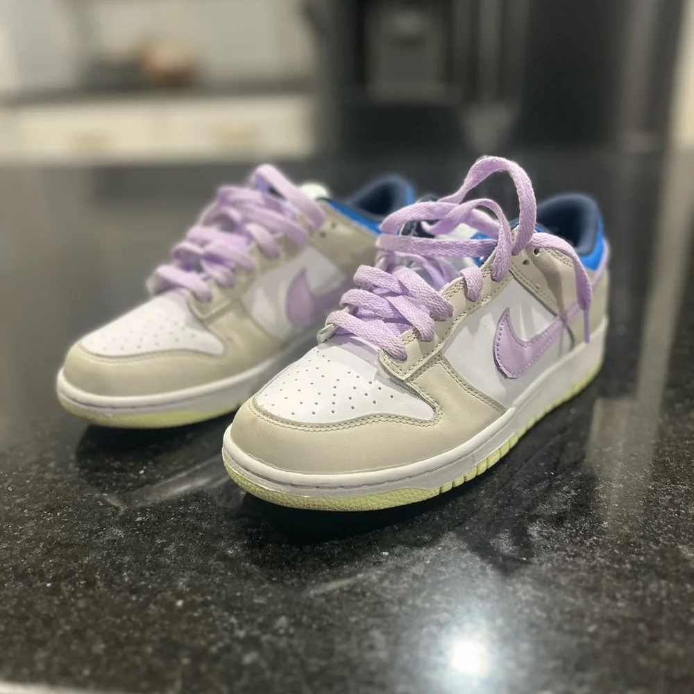 Big kids 6Y Nike dunk low “ khaki blue pink”